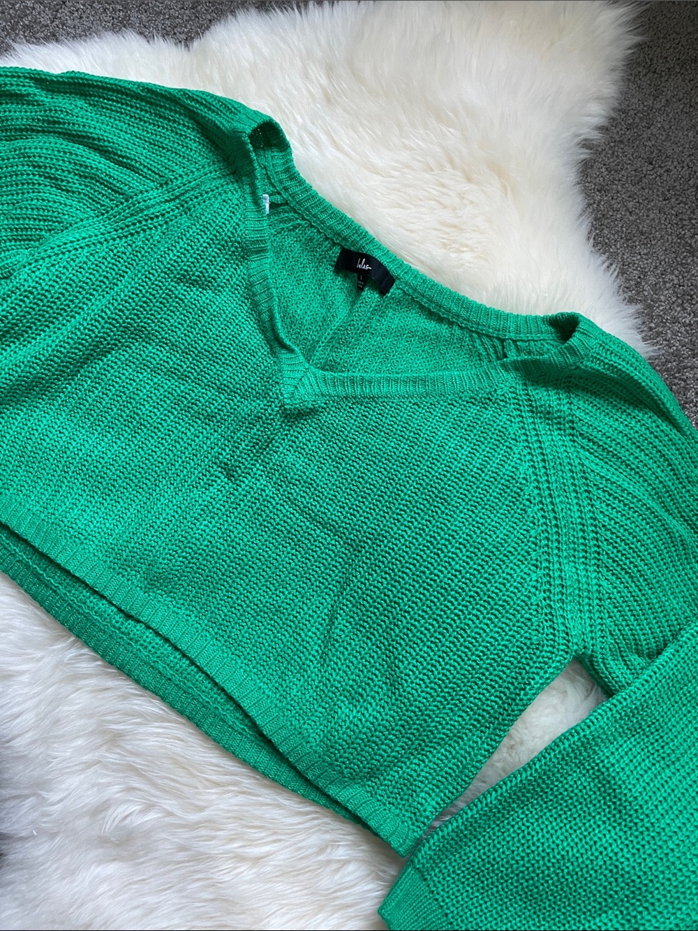 Lulus Cropped V-Neck Knit Sweater in Emerald Green